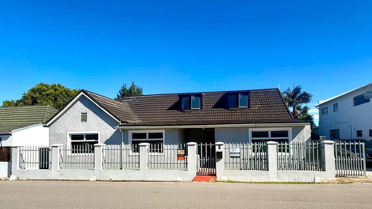 4 Bedroom House in Knysna Central