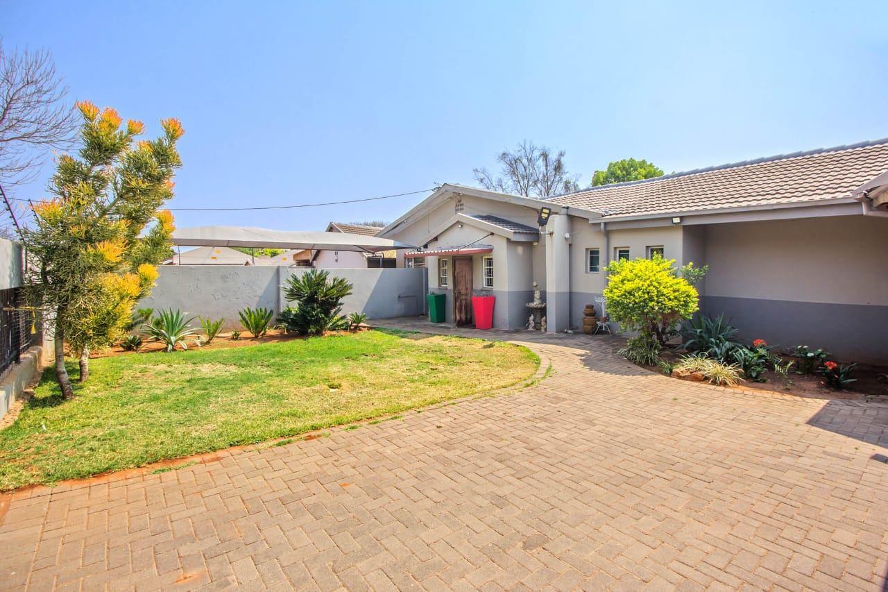 4 Bedroom House in Meyerspark