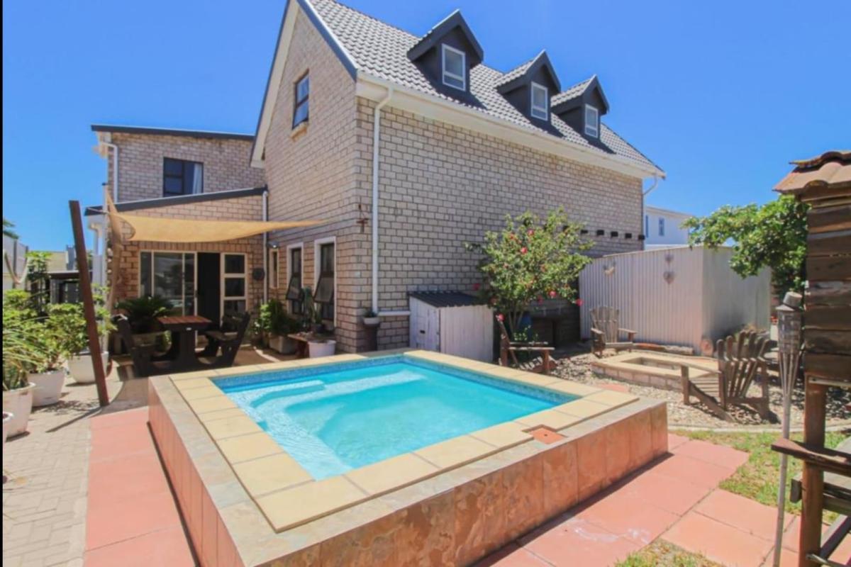 5 Bedroom House in Britannia Bay