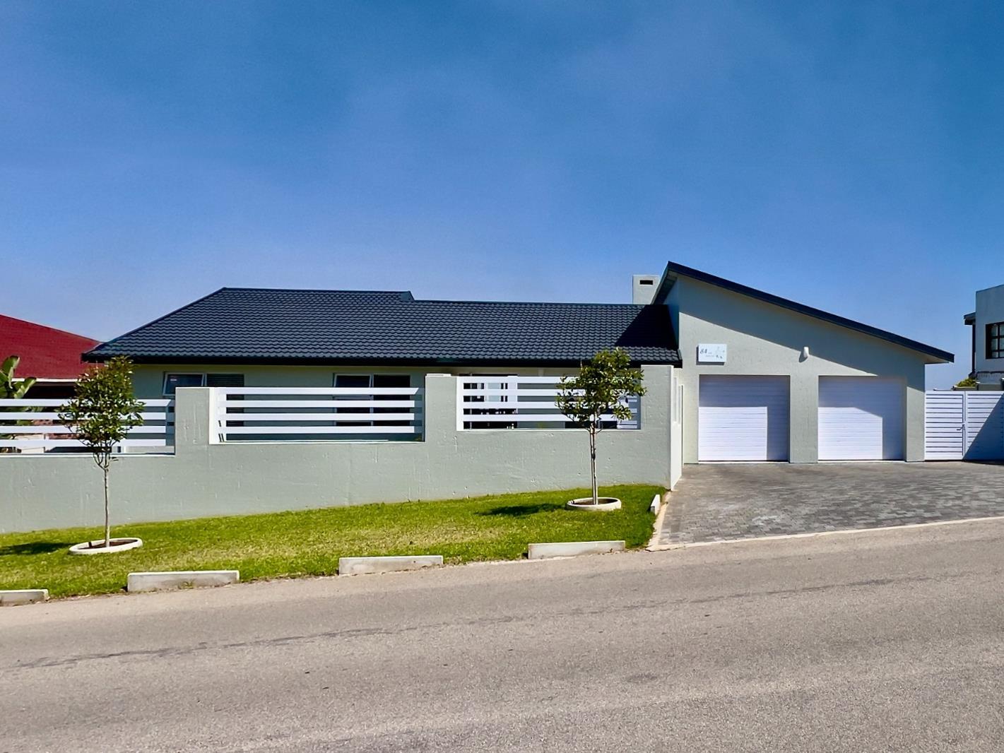 3 Bedroom House in Dana Bay