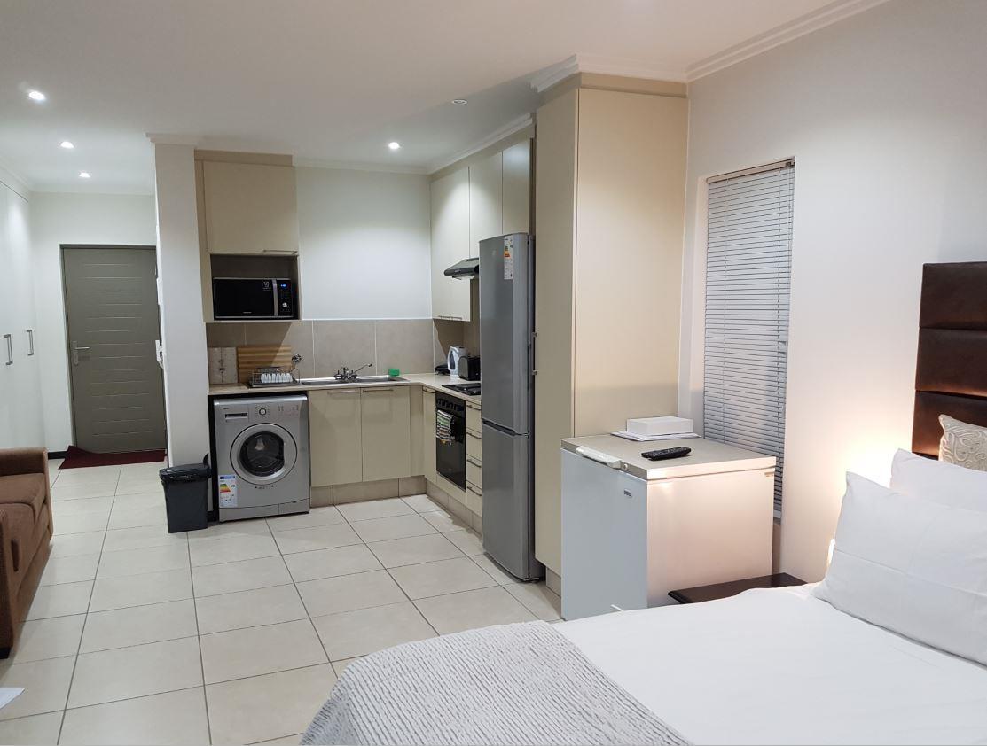 Bachelor apartment in Sunninghill