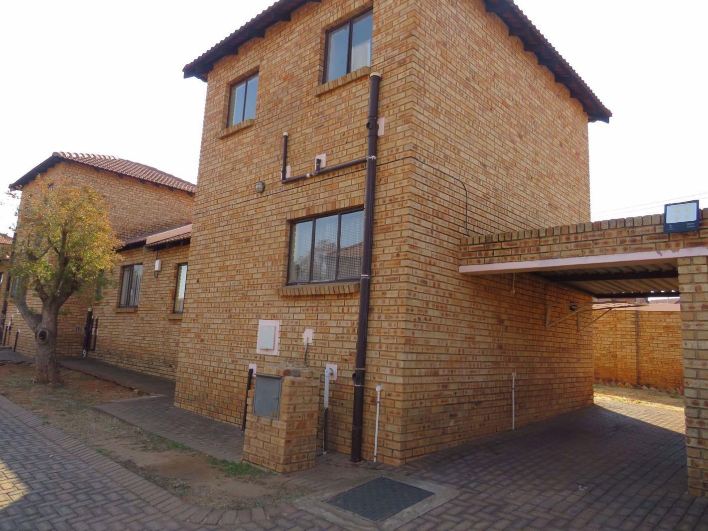 3 Bedroom Townhouse in Witpoortjie
