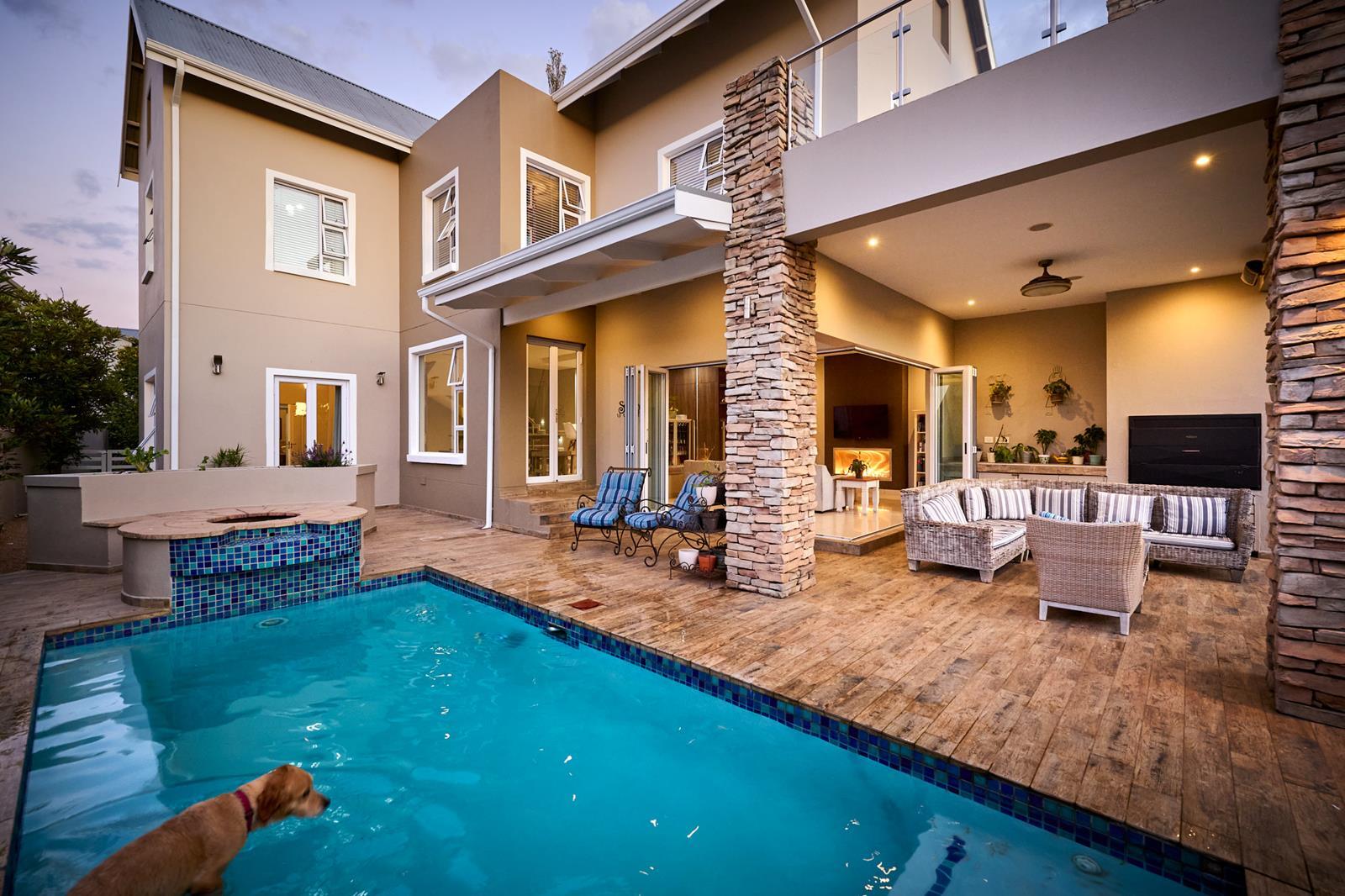 4 Bedroom House in Waterfall Country Village