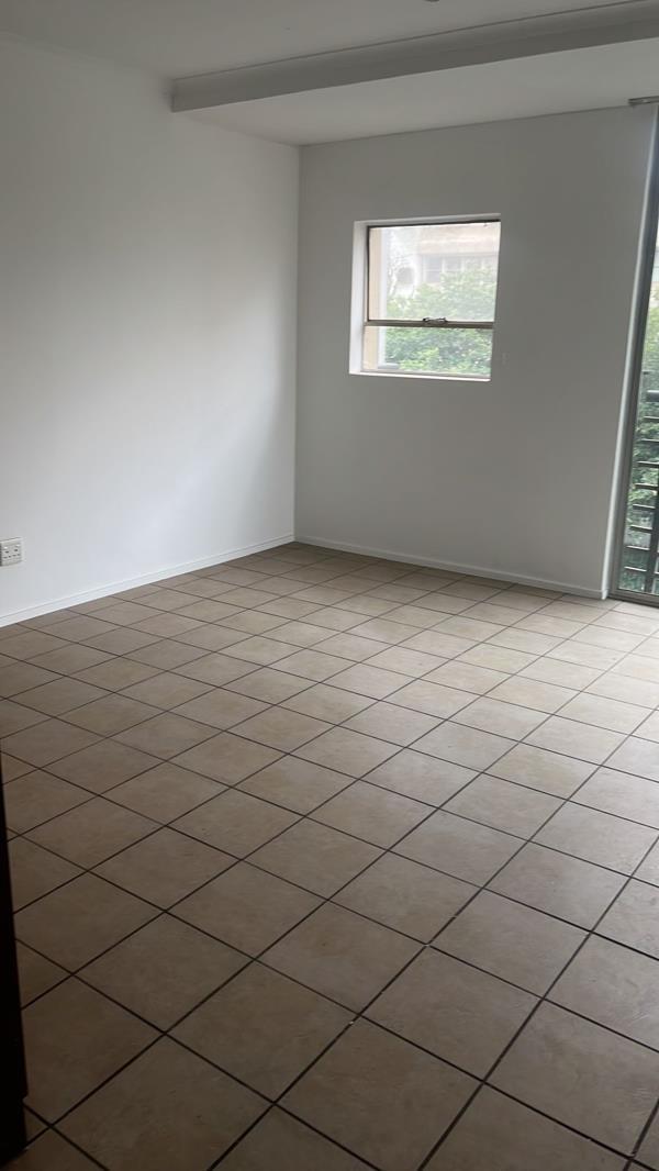Bachelor apartment in Braamfontein