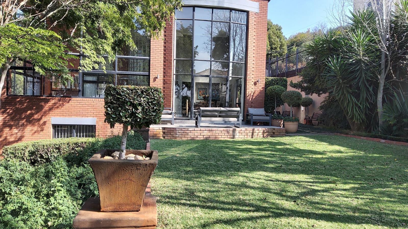 3 Bedroom House in Waterkloof Ridge