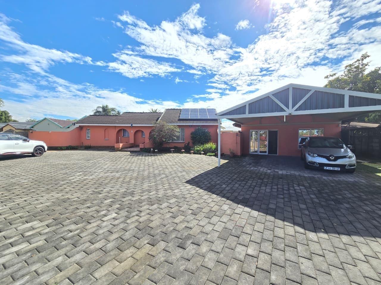 3 Bedroom House in Brackenhurst