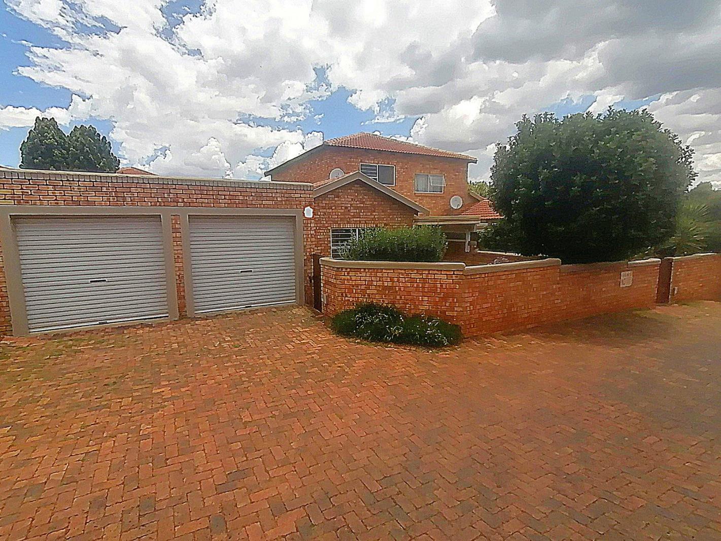 3 Bedroom Townhouse in Allens Nek