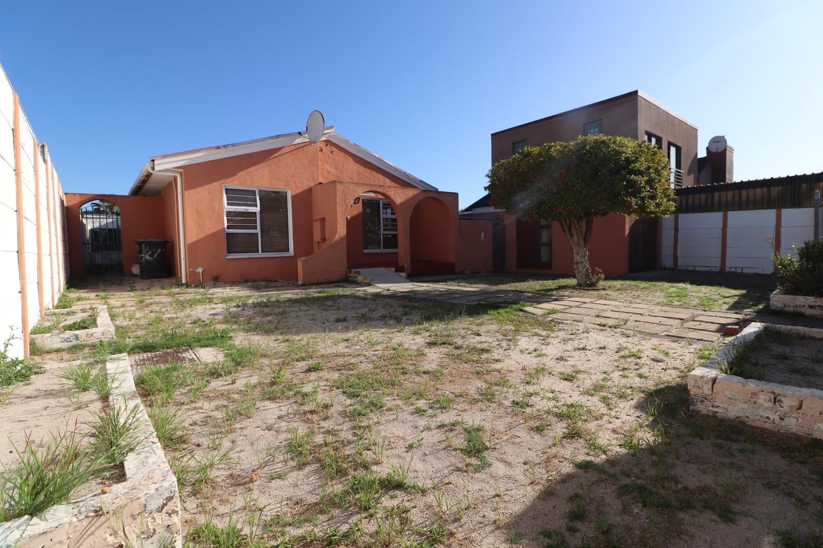 5 Bedroom House in Retreat