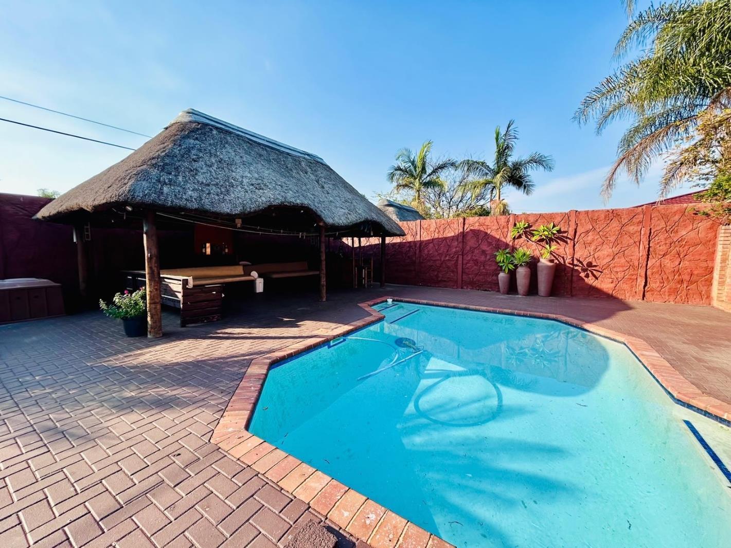 4 Bedroom House in Kwaggasrand