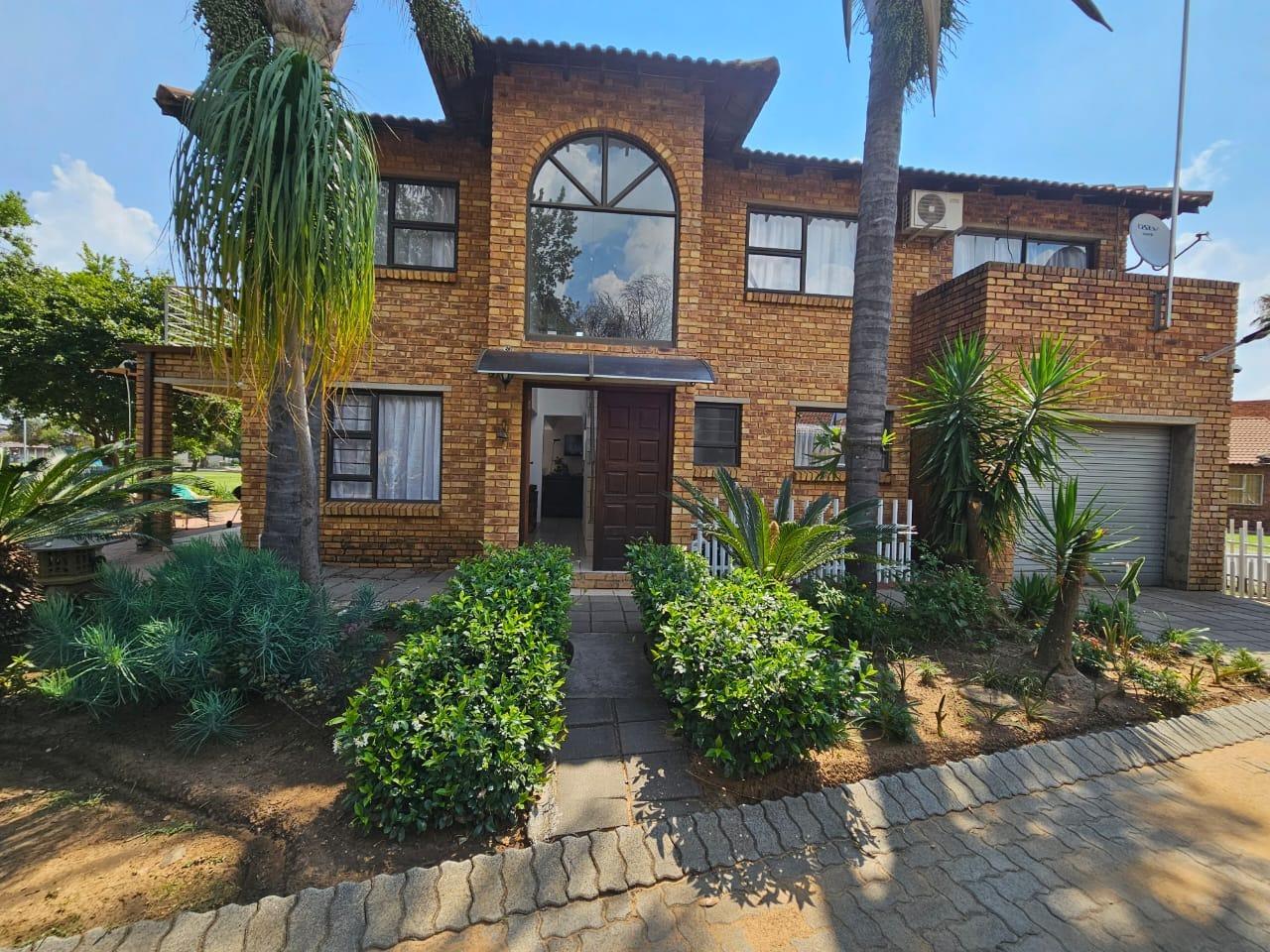 4 Bedroom House in Vaal Marina