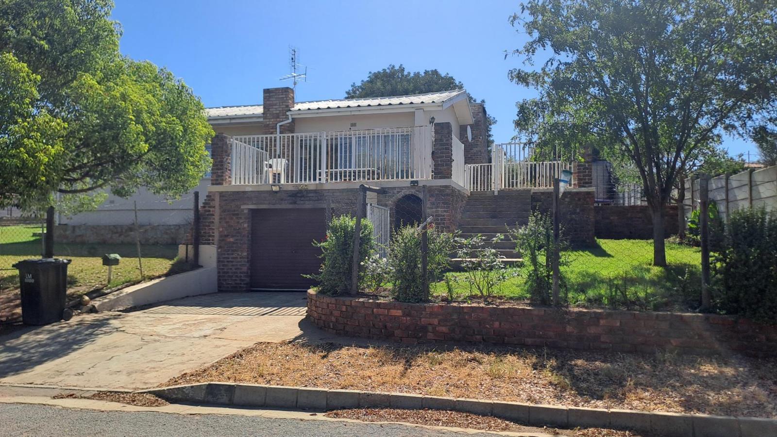 3 Bedroom House in Ashton