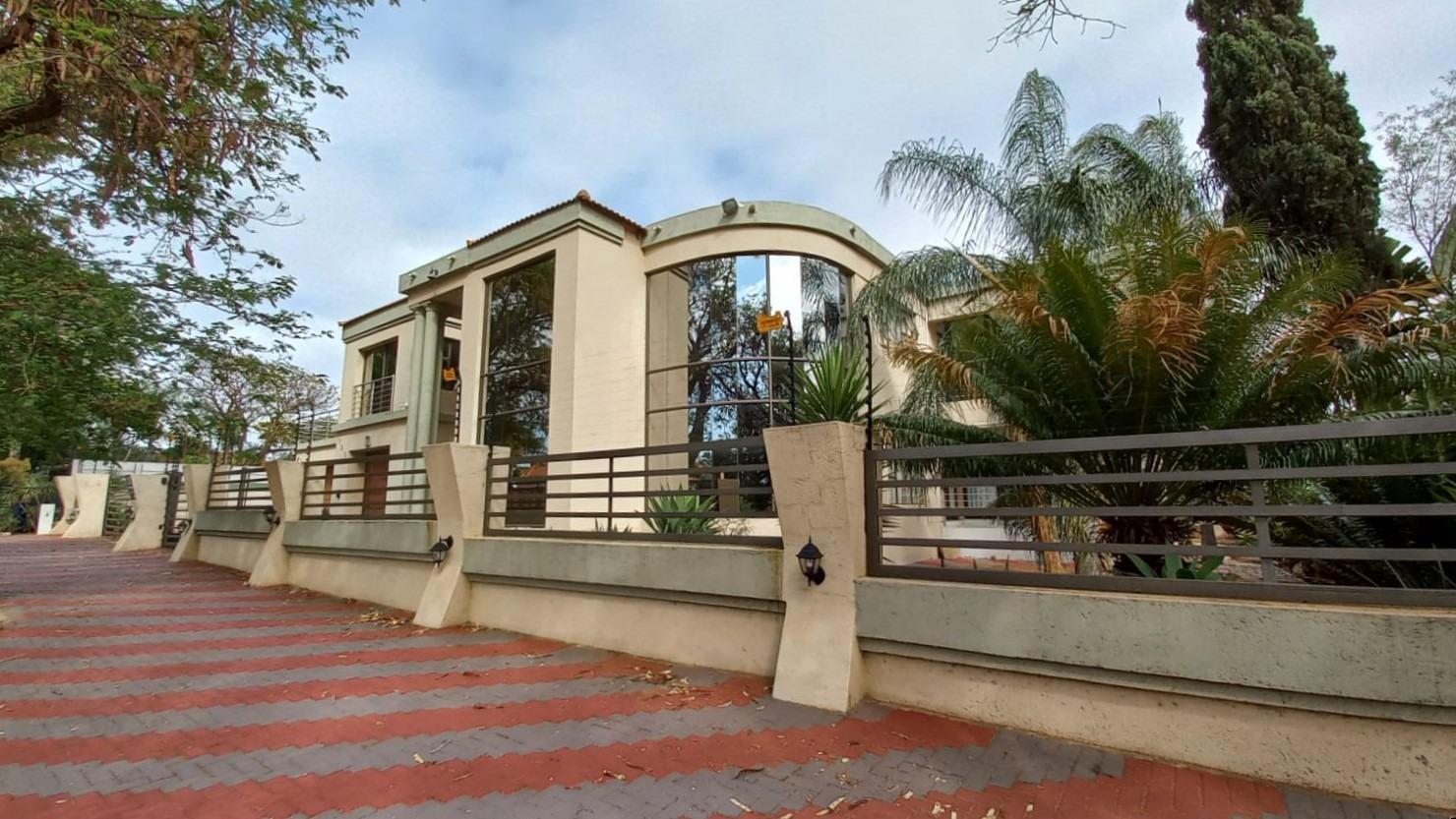 6 Bedroom House in Bendor