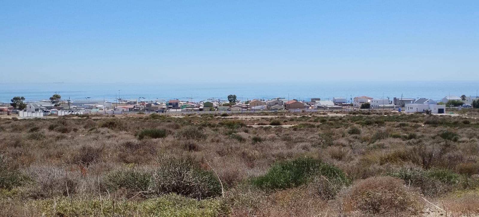 470 m² Land available in St Helena Views