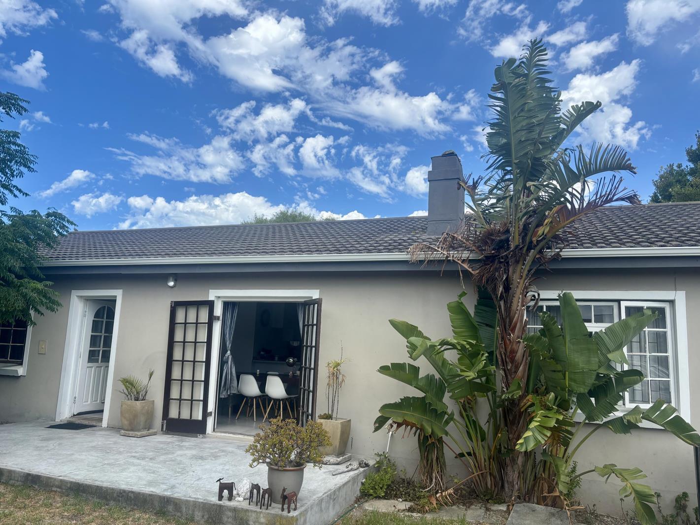 4 Bedroom House in Sandbaai