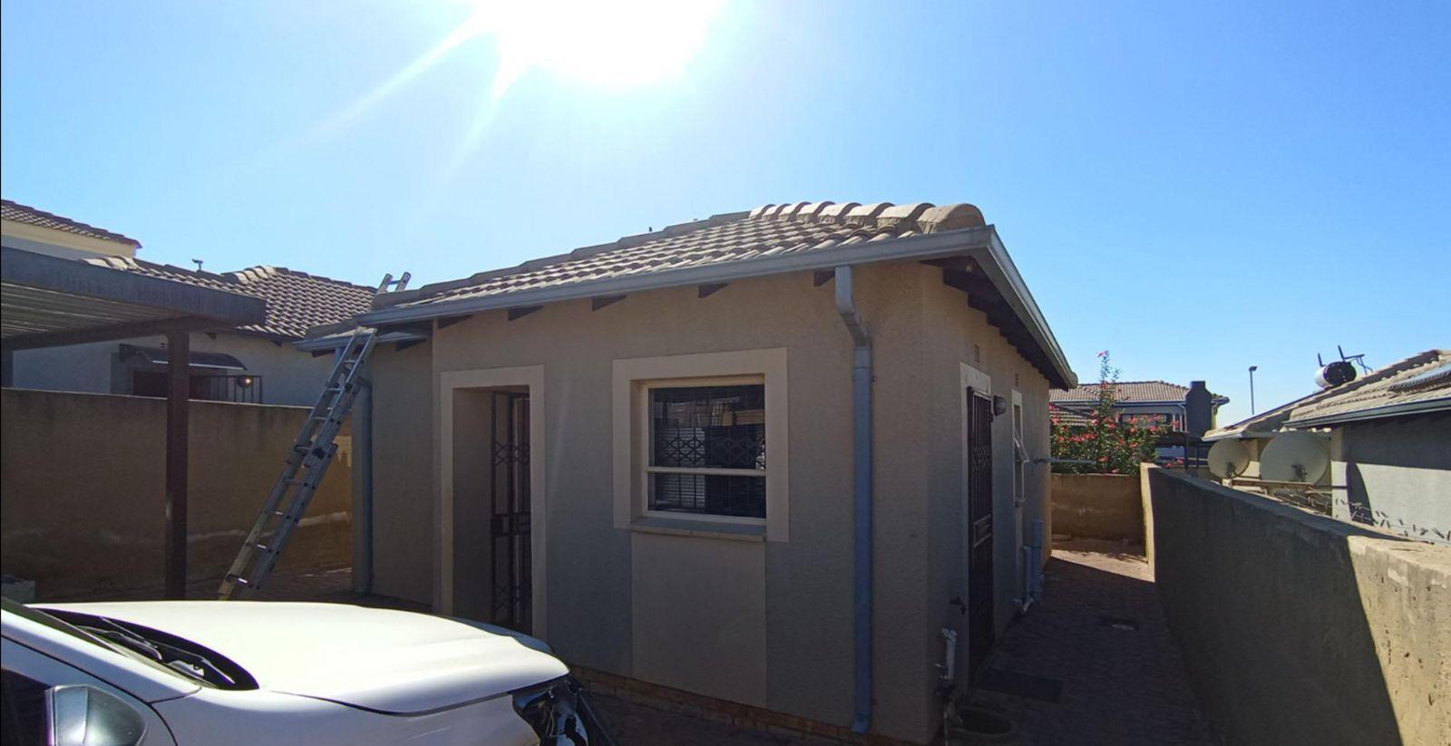 2 Bedroom House in Clayville