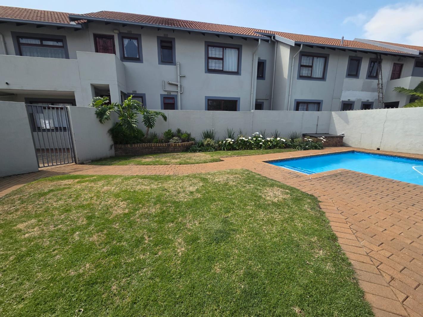 2 Bedroom Apartment in Verwoerdpark