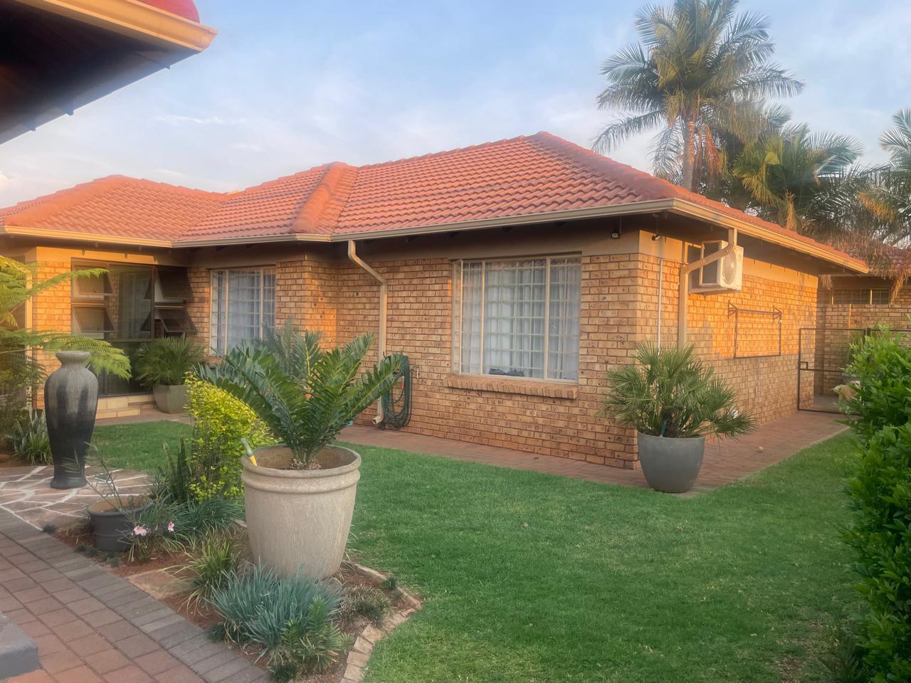 3 Bedroom Townhouse in Sinoville