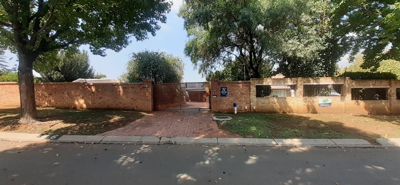 4 Bedroom House in Mayfield Park