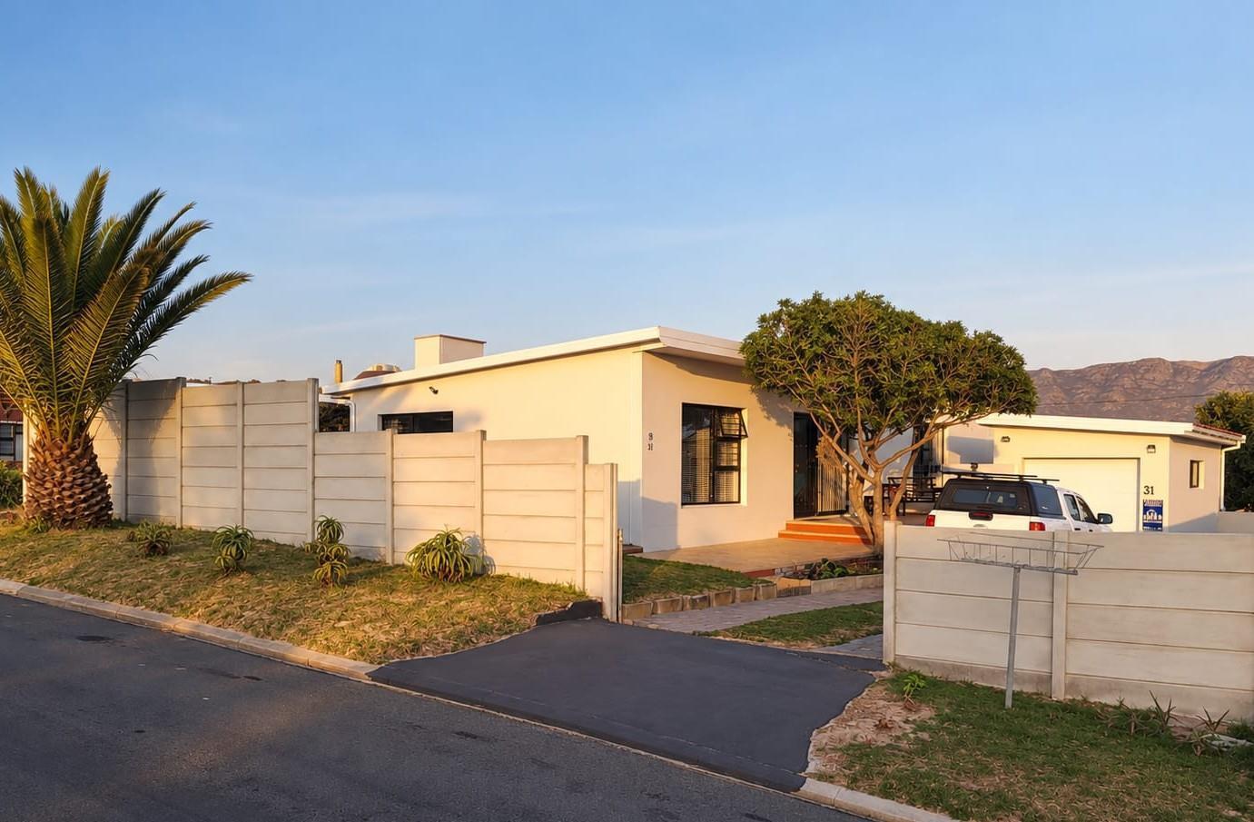 3 Bedroom House in De Kelders
