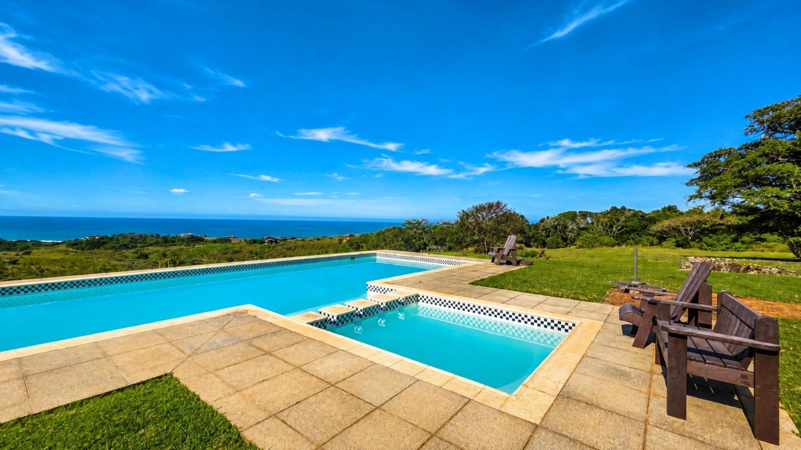 1 340 m² Land available in Port Edward