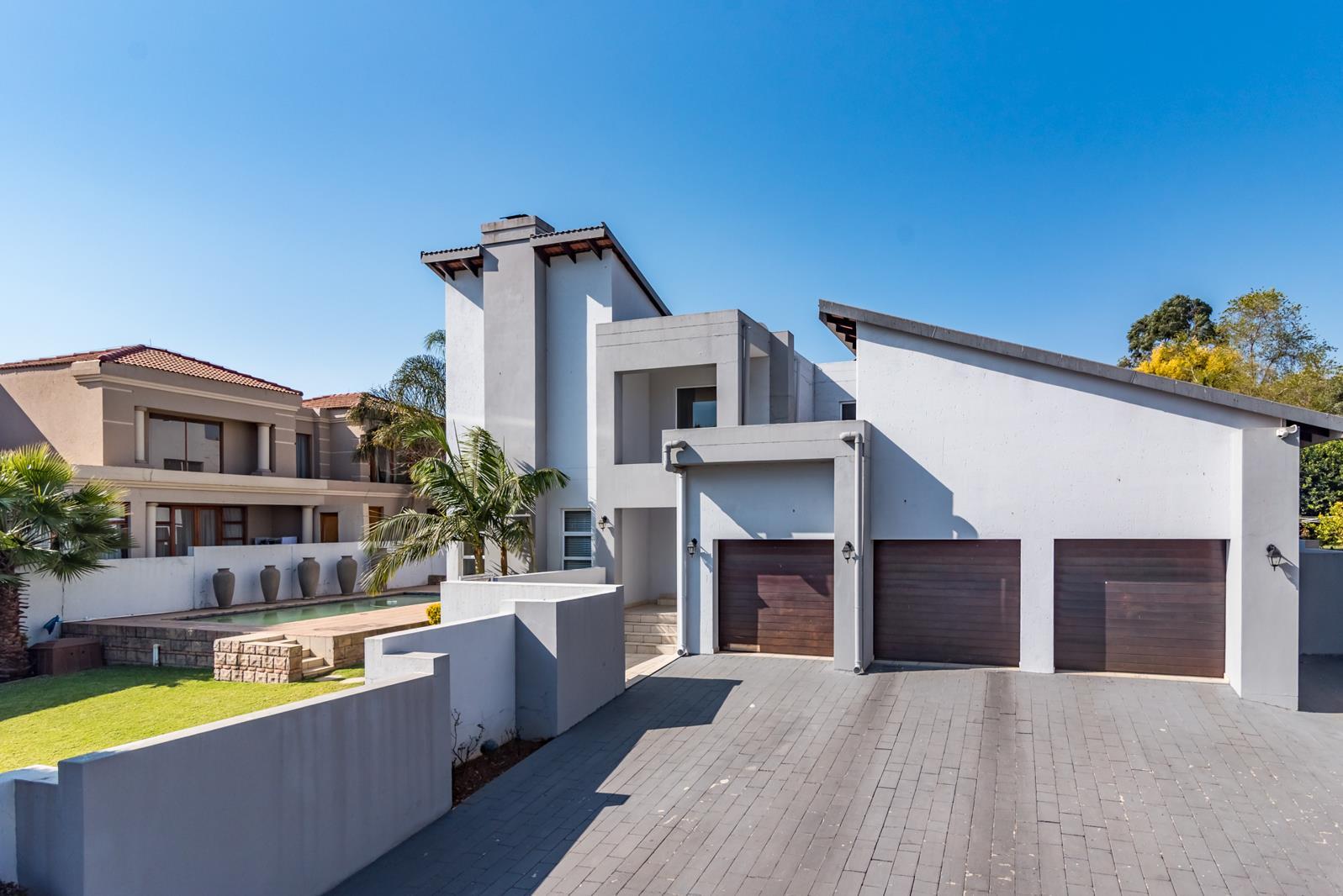 4 Bedroom House in Ruimsig Country Estate
