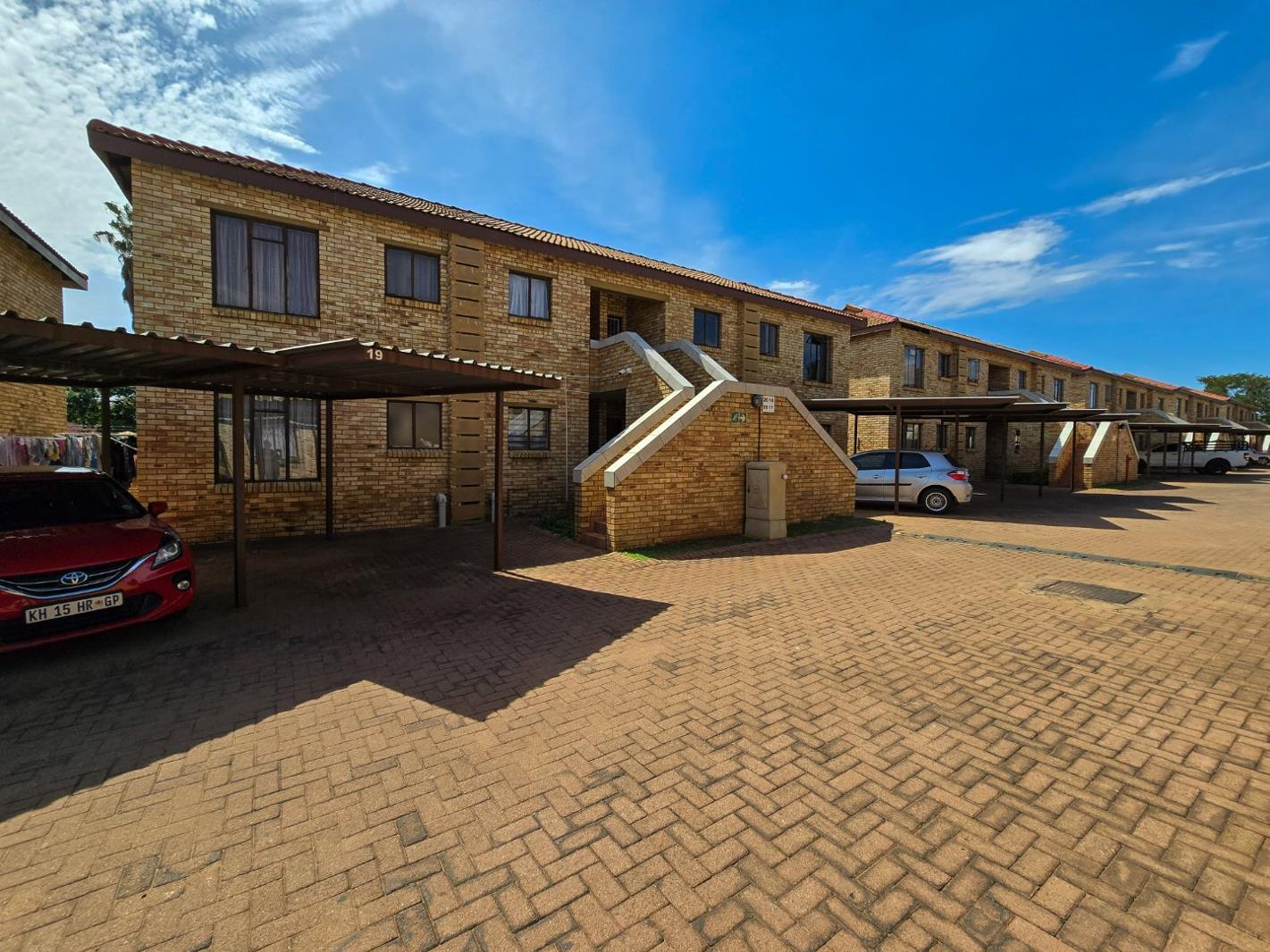 2 Bedroom Apartment in Helikon Park