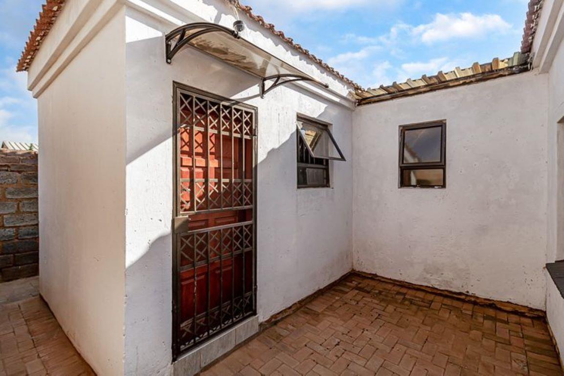 2 Bedroom Garden Cottage in Protea Glen