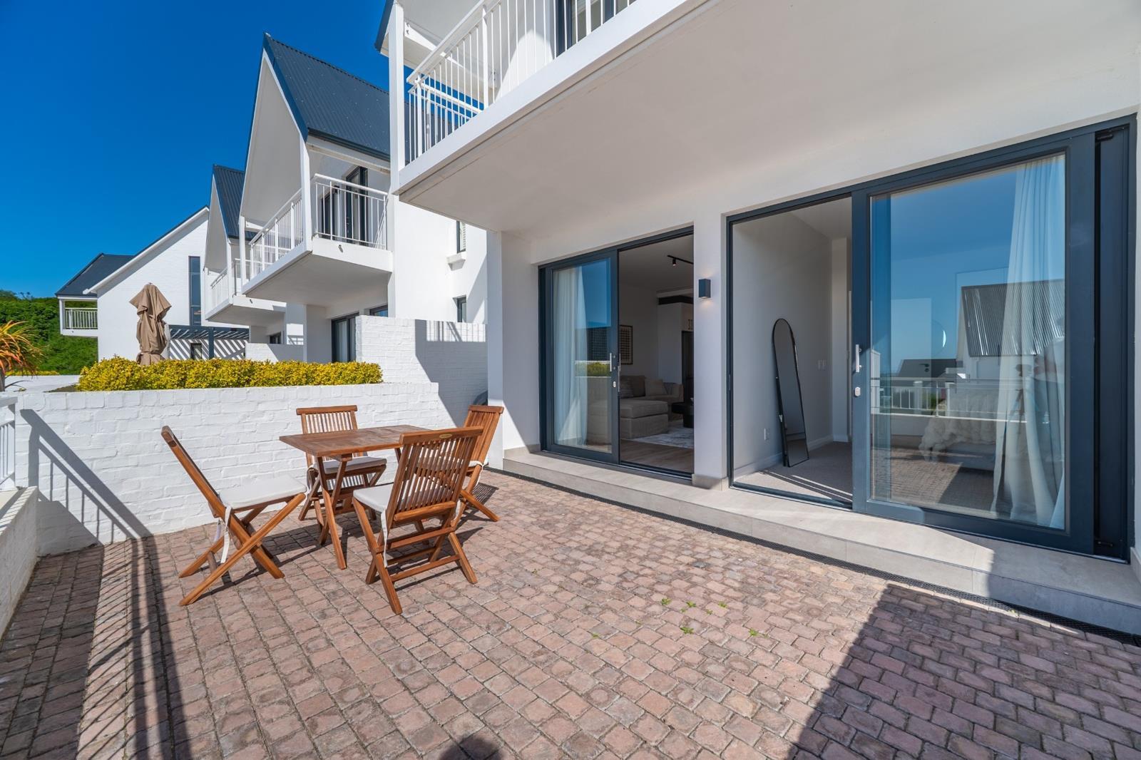 1 Bedroom Apartment in St Francis Links Golf Estate