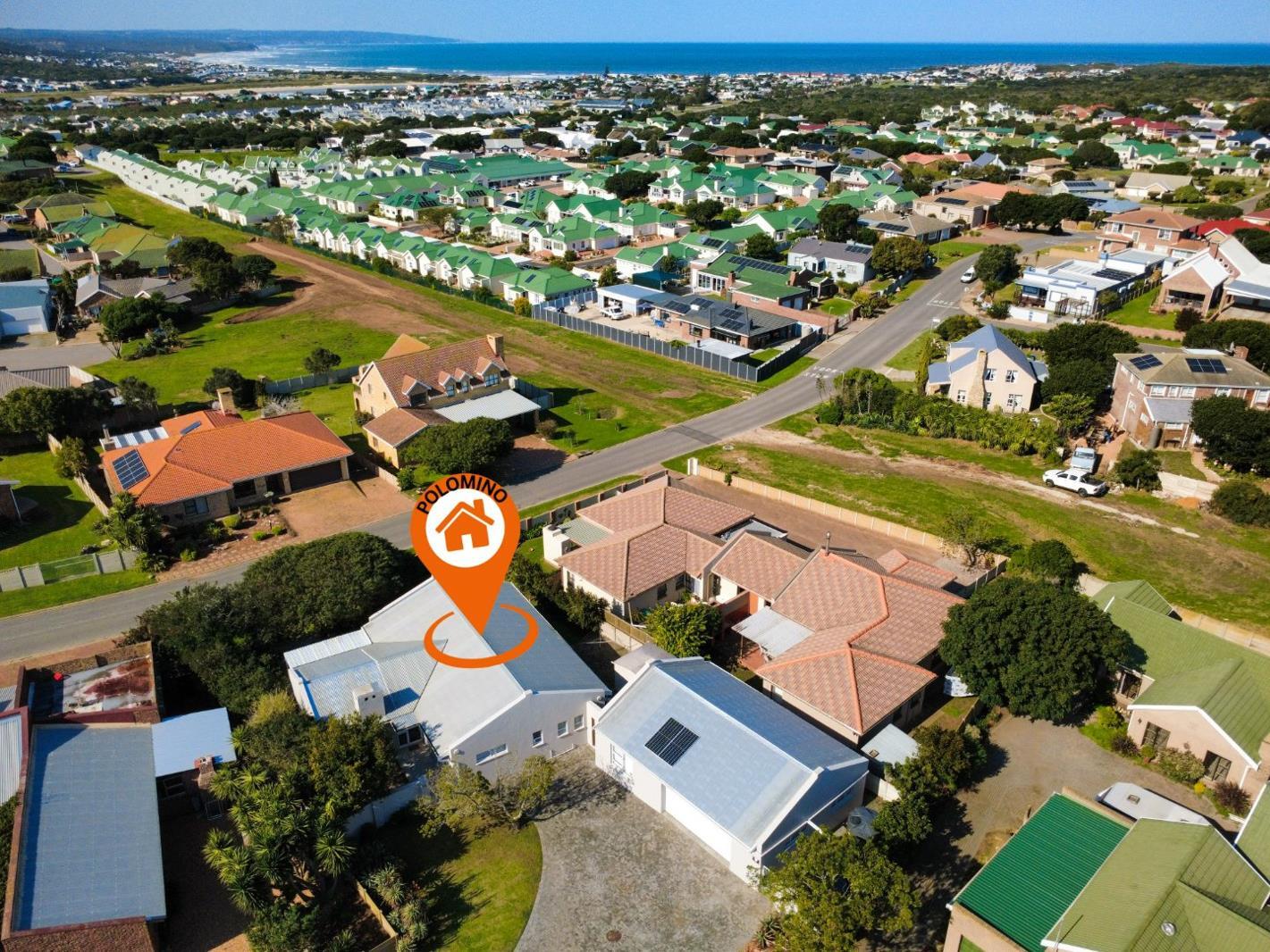 4 Bedroom House in Stilbaai Wes