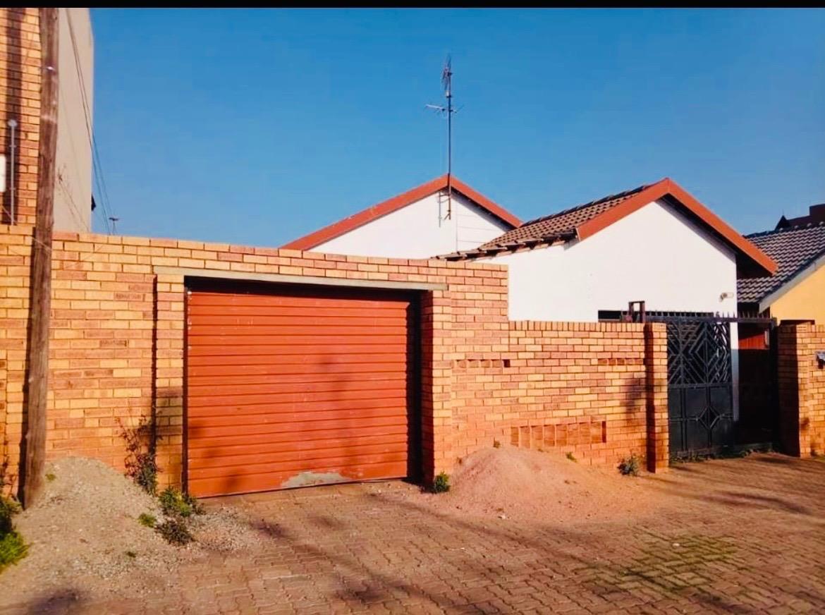 3 Bedroom House in Protea North