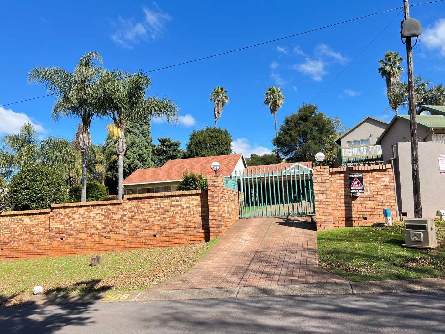 3 Bedroom House in Helderkruin
