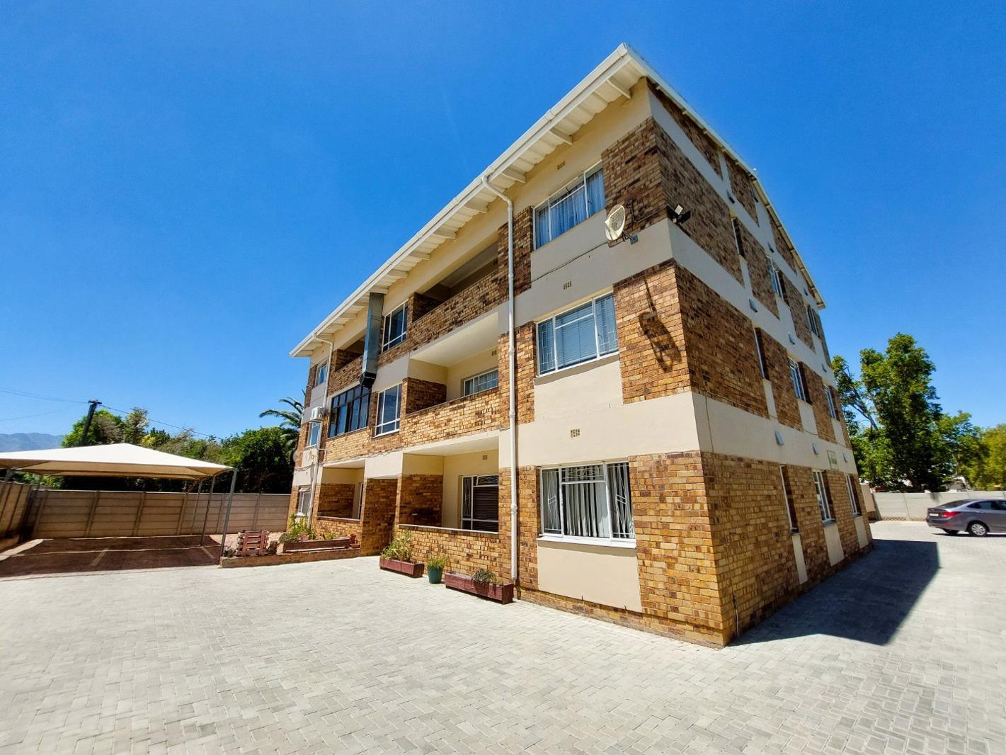 3 Bedroom Apartment in Worcester and surrounds