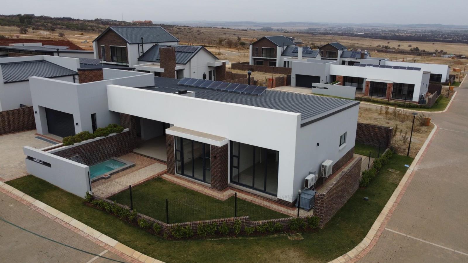 3 Bedroom House in Helderzicht Eco Estate