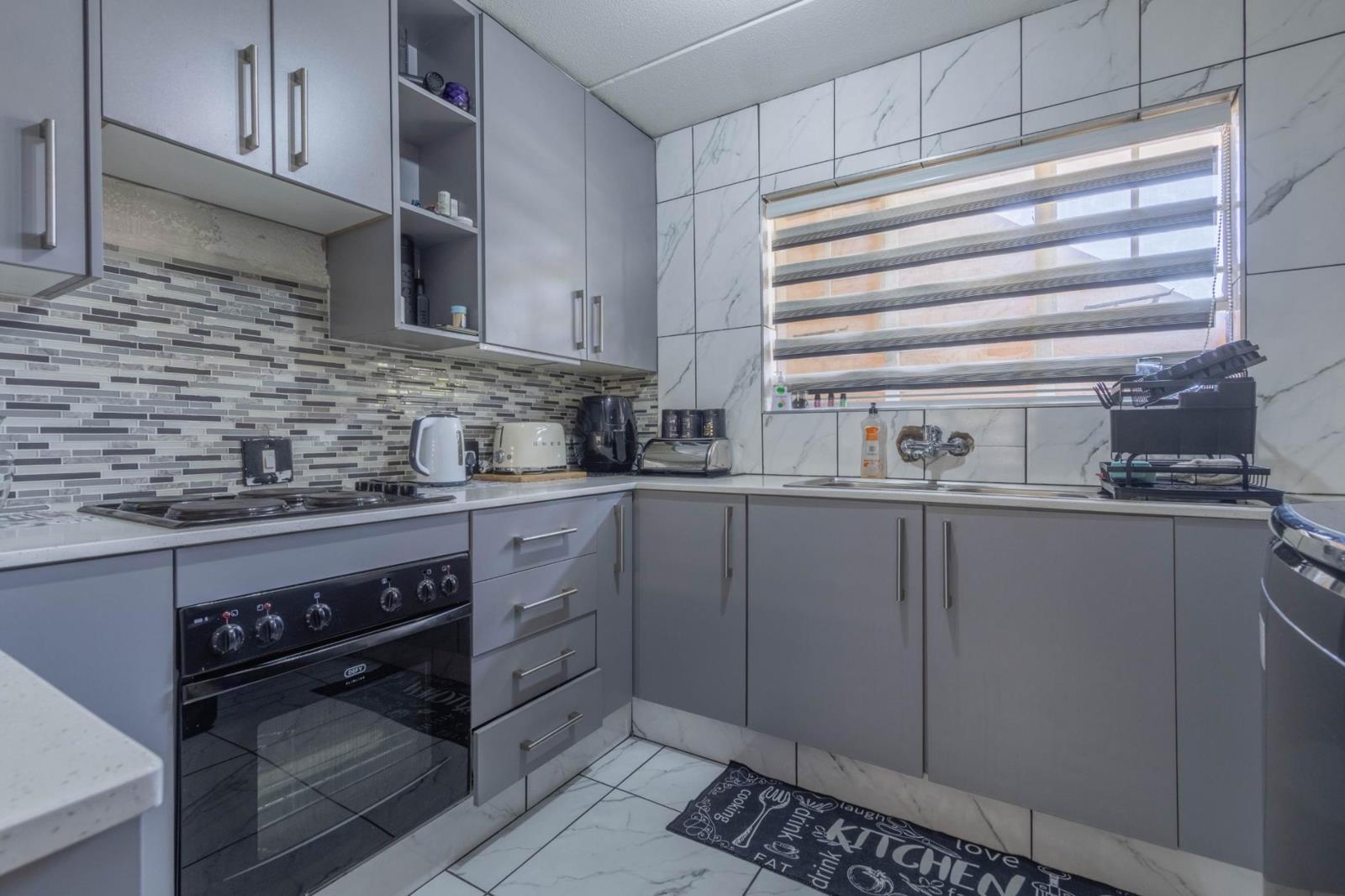 2 Bedroom Apartment in Lakefield