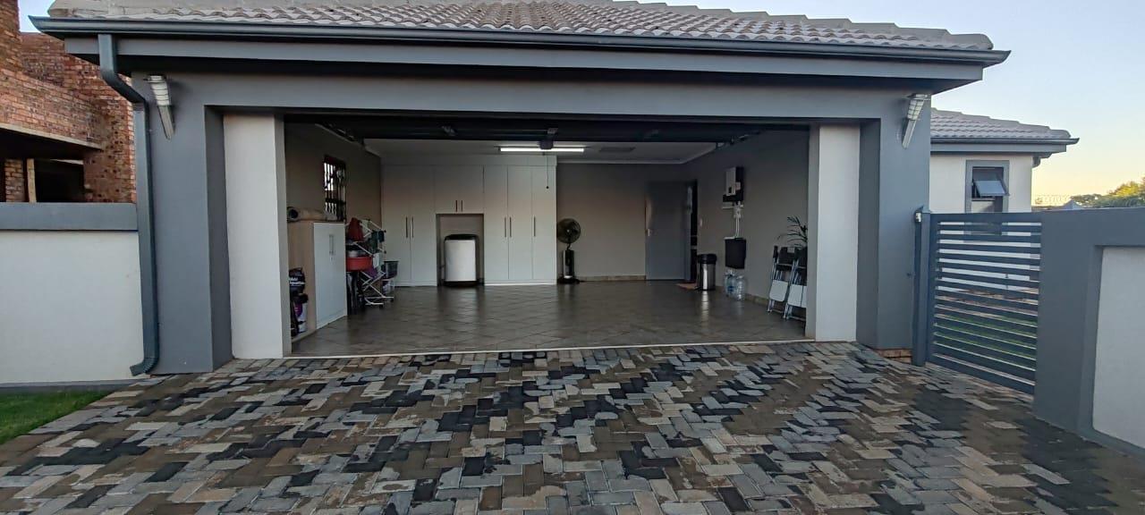 3 Bedroom House in Hesteapark