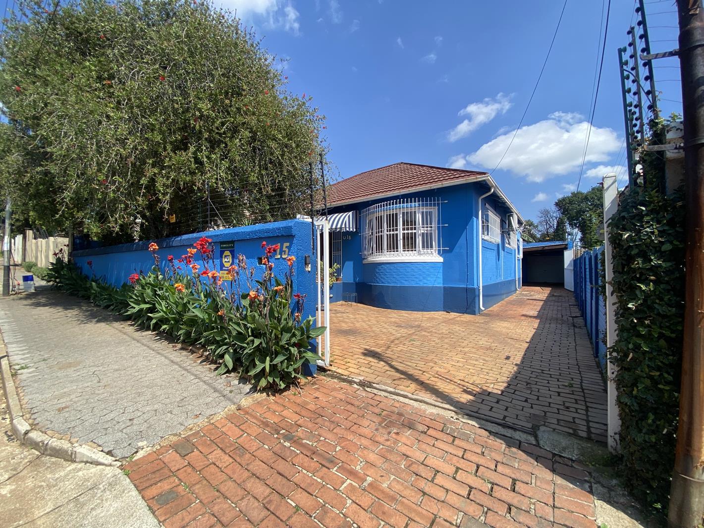 3 Bedroom House in Kensington